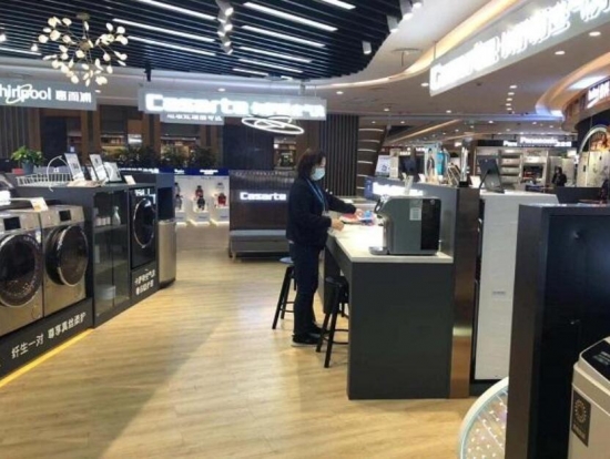 上海消費(fèi)者“剁手”空氣凈化器 消毒殺菌